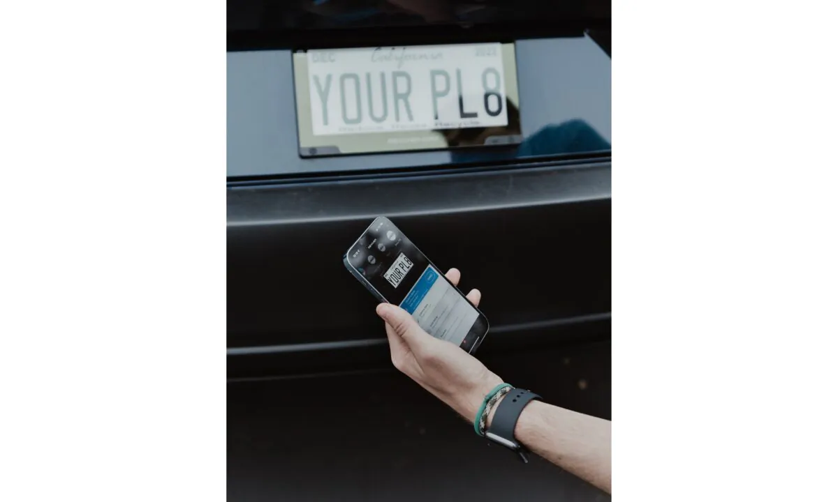 A Reviver California digital license plate and smartphone app. (Courtesy of Reviver)