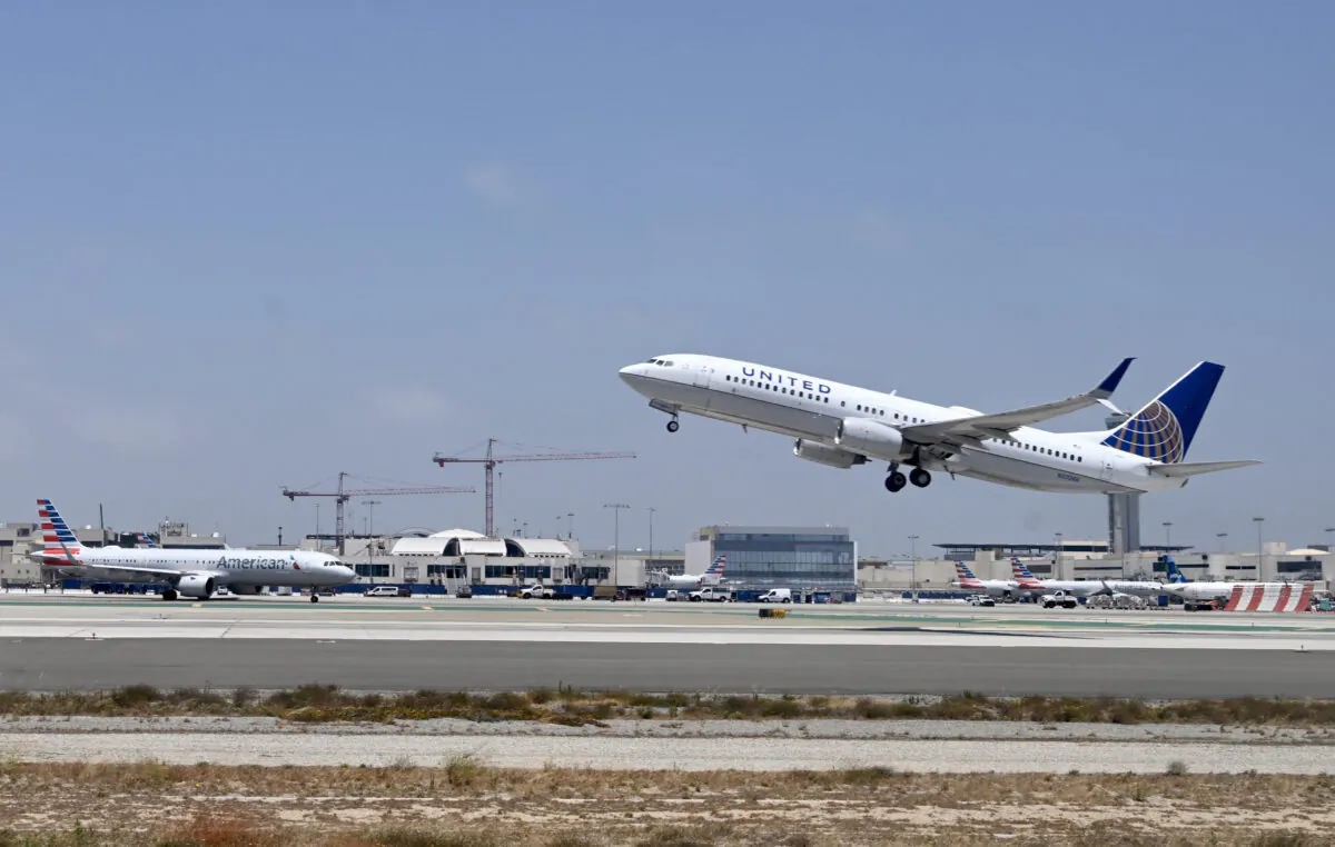 A United Airlines Boeing 737 takes off from Los Angeles International Airport (LAX) in Los Angeles on June 16, 2022. (Daniel Slim/AFP via Getty Images)