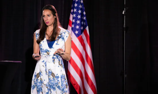 Anti-Feminist Women’s Conference Wants to ‘Make Women Great Again’