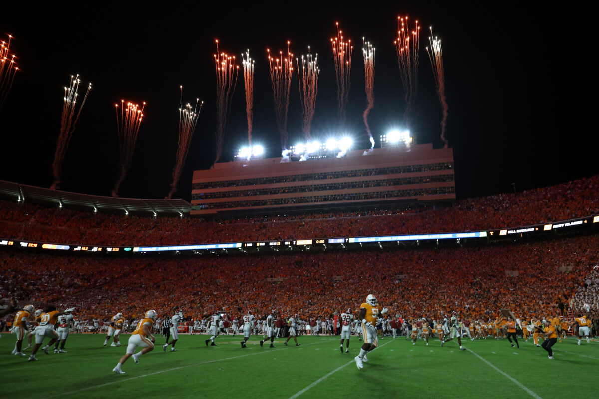 College Football Top 25 roundup: No. 6 Tennessee stuns No. 3 Alabama