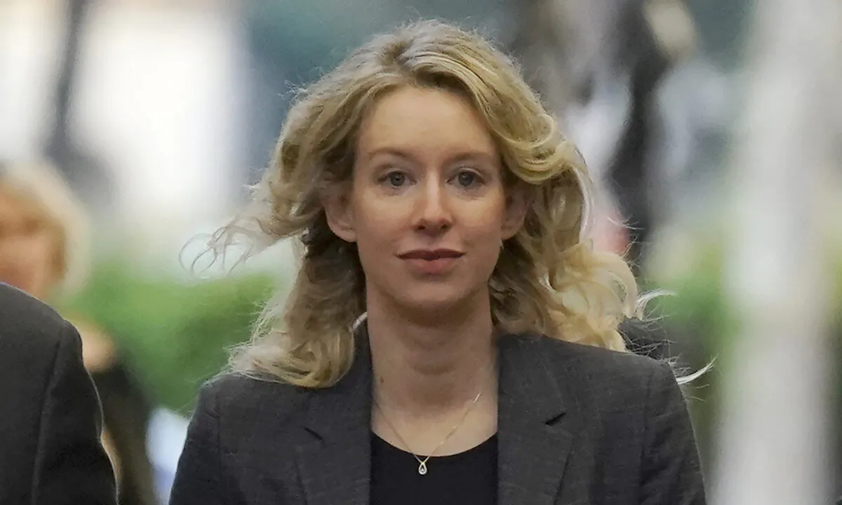 Former Theranos CEO Elizabeth Holmes arrives at federal court in San Jose, Calif., on Oct. 17, 2022. (Jeff Chiu/AP Photo)