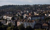 UK House Price Fall for Fifth Month in a Row Amid Grim Economic Outlook