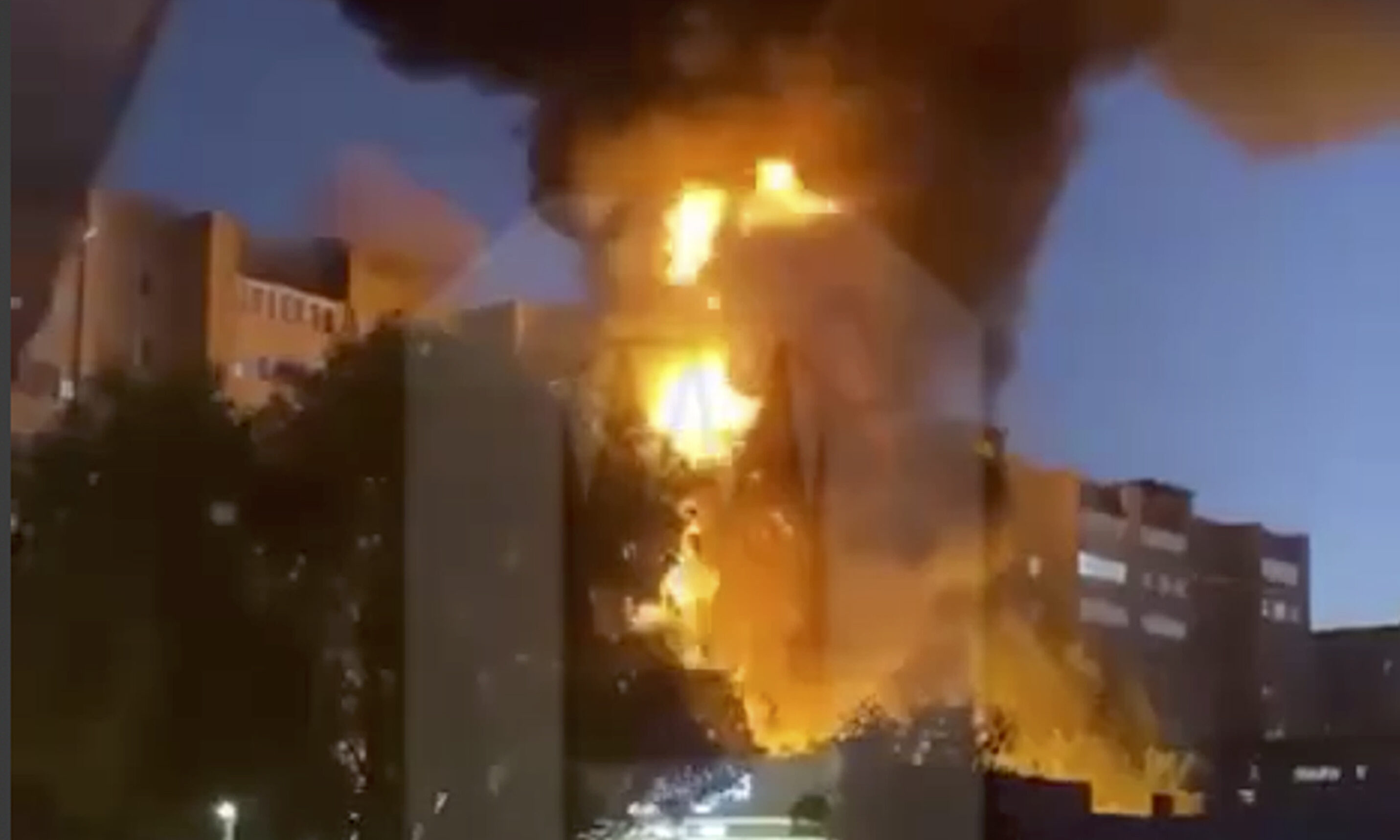 Russian Warplane Crashes Near Apartment Building, Killing 4 - Vimarsana News
