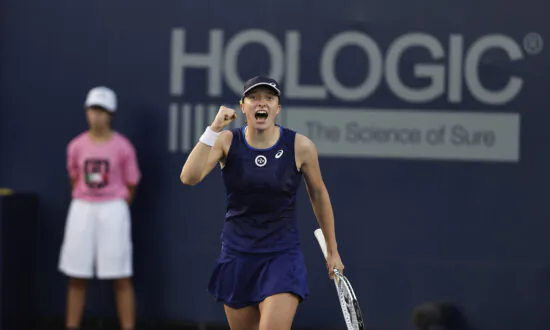 Swiatek Downs Vekic to Win San Diego Open