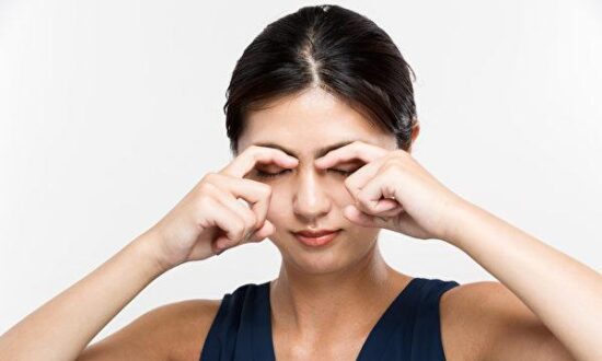 4 Simple and Effective Tips to Improve Dark Circles Around the Eyes