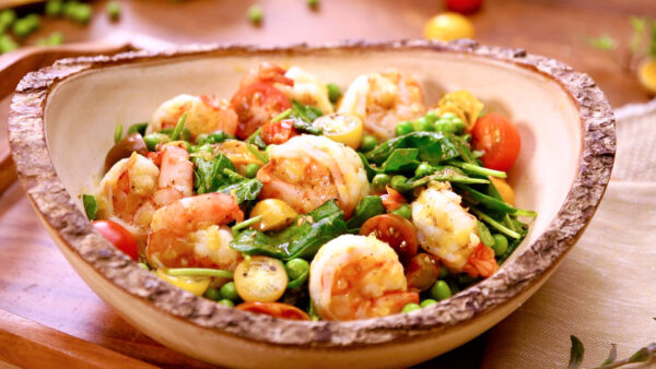 Shrimp and Spinach Salad With Warm Citrus Dressing (Recipe + Video)