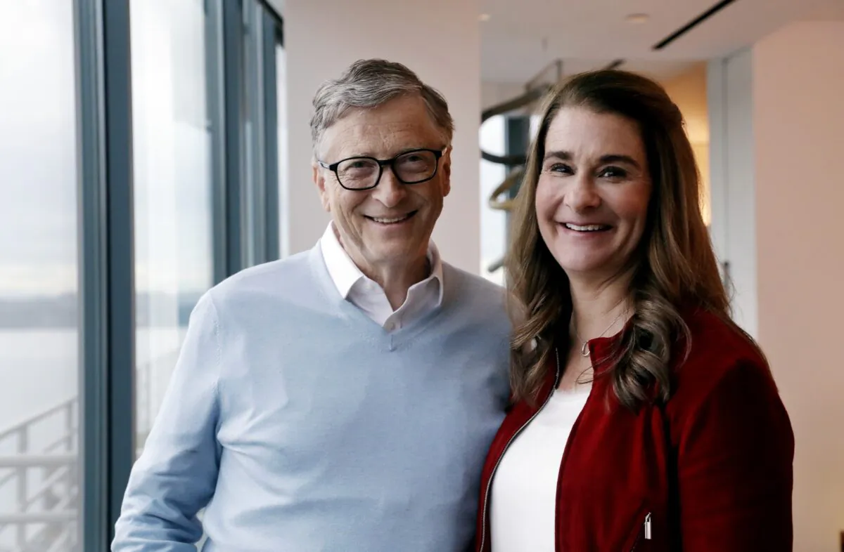 Bill (L) and Melinda Gates pose for a photo in Kirkland, Wash., on Feb. 1, 2019. (Elaine Thompson/AP Photo)
