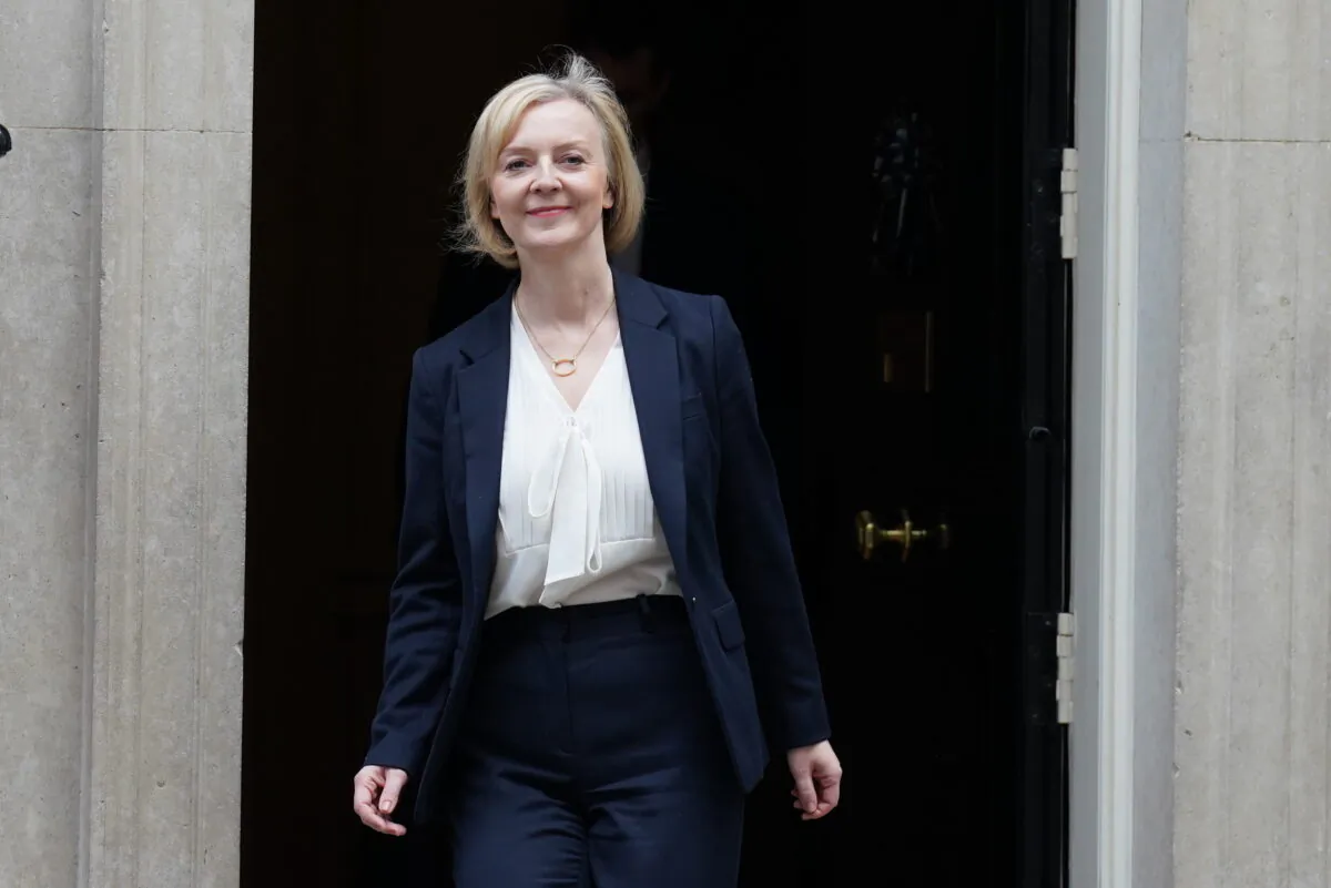 Prime Minister Liz Truss departs 10 Downing Street to attend Prime Minister's Questions at the Houses of Parliament, in London, on Oct. 19, 2022. (Stefan Rousseau/PA Media)
