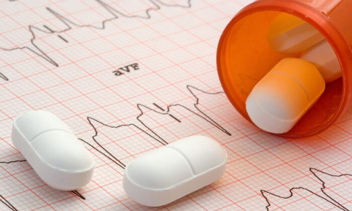 Antibiotics Linked to Fatal Heart Condition