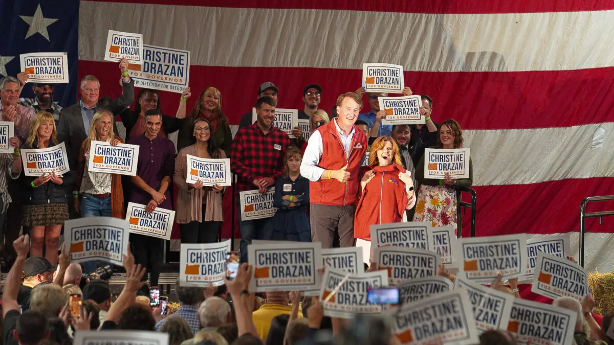 Virginia Gov. Glenn Youngkin at an election rally in Oregon with  Republican candidate for governor Christine Drazan. (Courtesy John Burke)