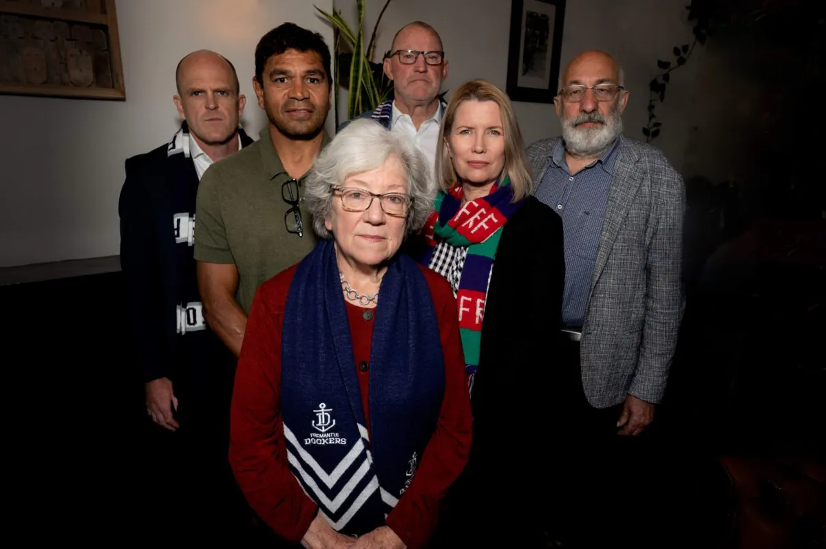 A supplied image obtained on Tuesday, October 18, 2022, shows (L-R) Alex Hillman, Dale Kickett, Carmen Lawrence, Gerard McNeill, Gillian O'Shaughnessy and Dr. Bill Hare posing for a photo.(AAP Image/Supplied by Climate Media Centre, Milestweedie Photography) 