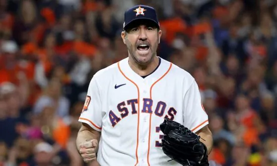 Justin Verlander Guides Astros Past Yankees in ALCS Opener