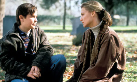 Popcorn and Inspiration: ‘The Deep End of the Ocean’: How Deep Is Your Love?