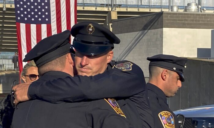 Funeral For 2 Ambushed Officers Draws Peers From Around US | The Epoch ...