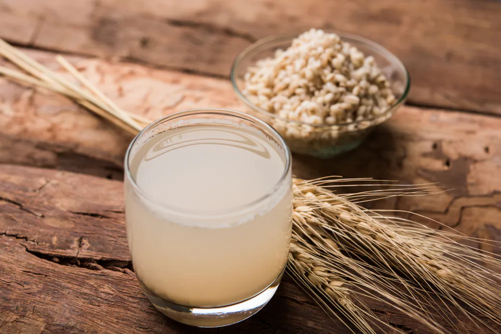 Eating Chinese pearl barley frequently can strengthen the spleen and remove dampness, and it can also make skin more beautiful.  (Shutterstock)