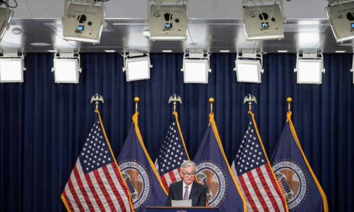 2022 年 9 月 21 日，联邦储备委员会主席杰罗姆·鲍威尔在华盛顿特区美联储总部举行的联邦公开市场委员会会议后的新闻发布会上发表讲话。（Drew Angerer/Getty Images）