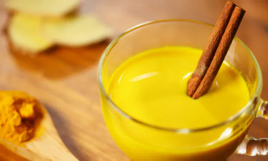 Easy 10 Minute Golden Milk (Recipe + Video)