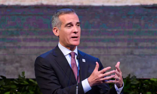 LA Mayor Garcetti Attends C40 World Mayors Summit, Talks Climate Investments