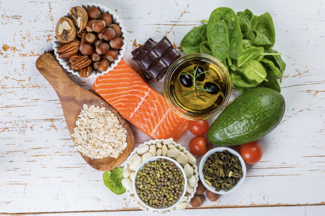 Nutritionists recommend eating more vegetables of assorted colours, fresh fruits, whole grains, beans, and nuts, and the like, which are good for cardiovascular health in general. (Shutterstock)