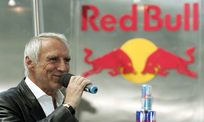 Red Bull 首席执行官 Dietrich Mateschitz 于 2022 年 6 月 13 日在奥地利萨尔茨堡发表讲话。（Andreas Schaad/美联社照片）
