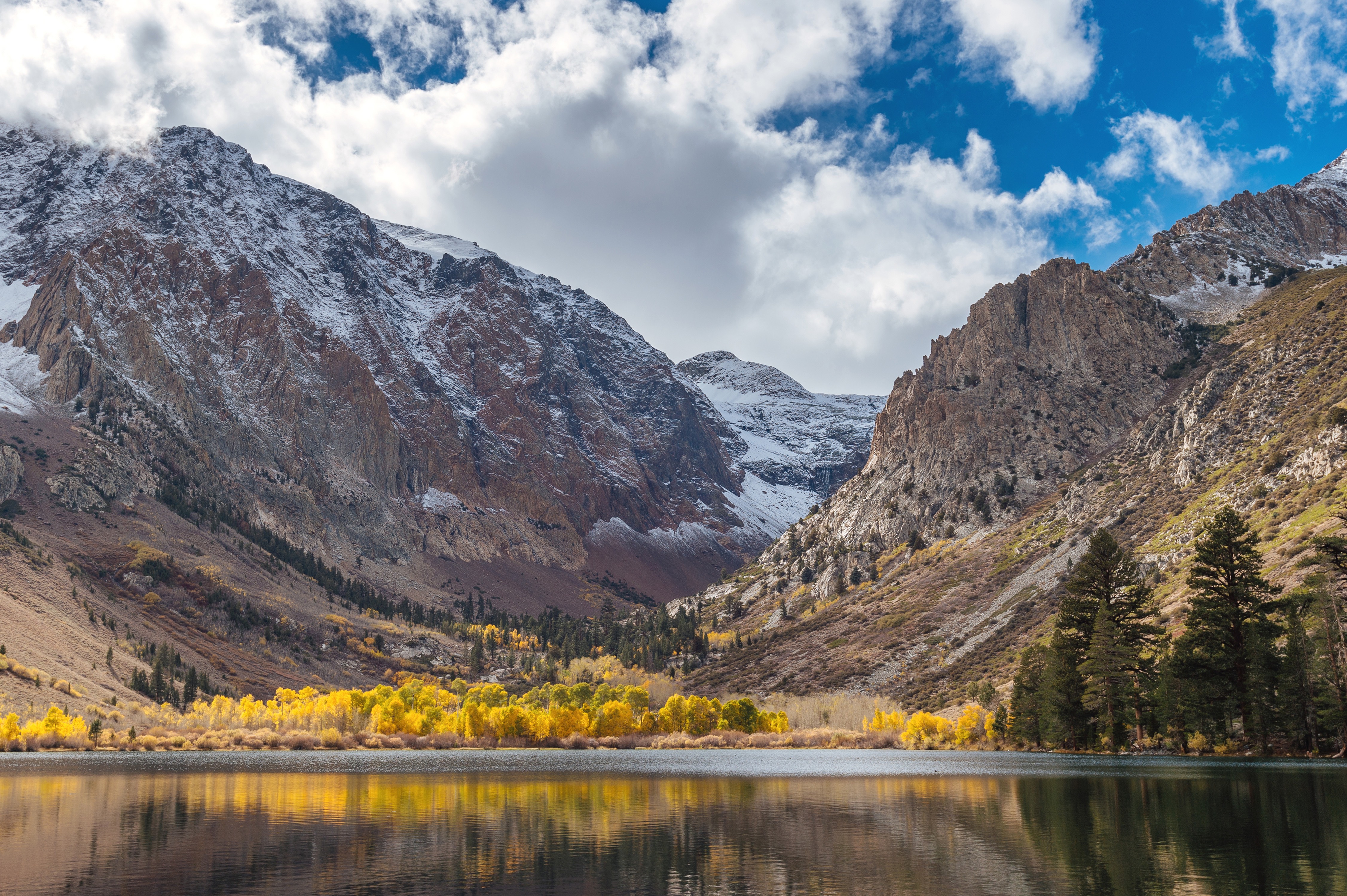 8 California Hikes That Take You Through Glorious Fall Foliage - Vimarsana News