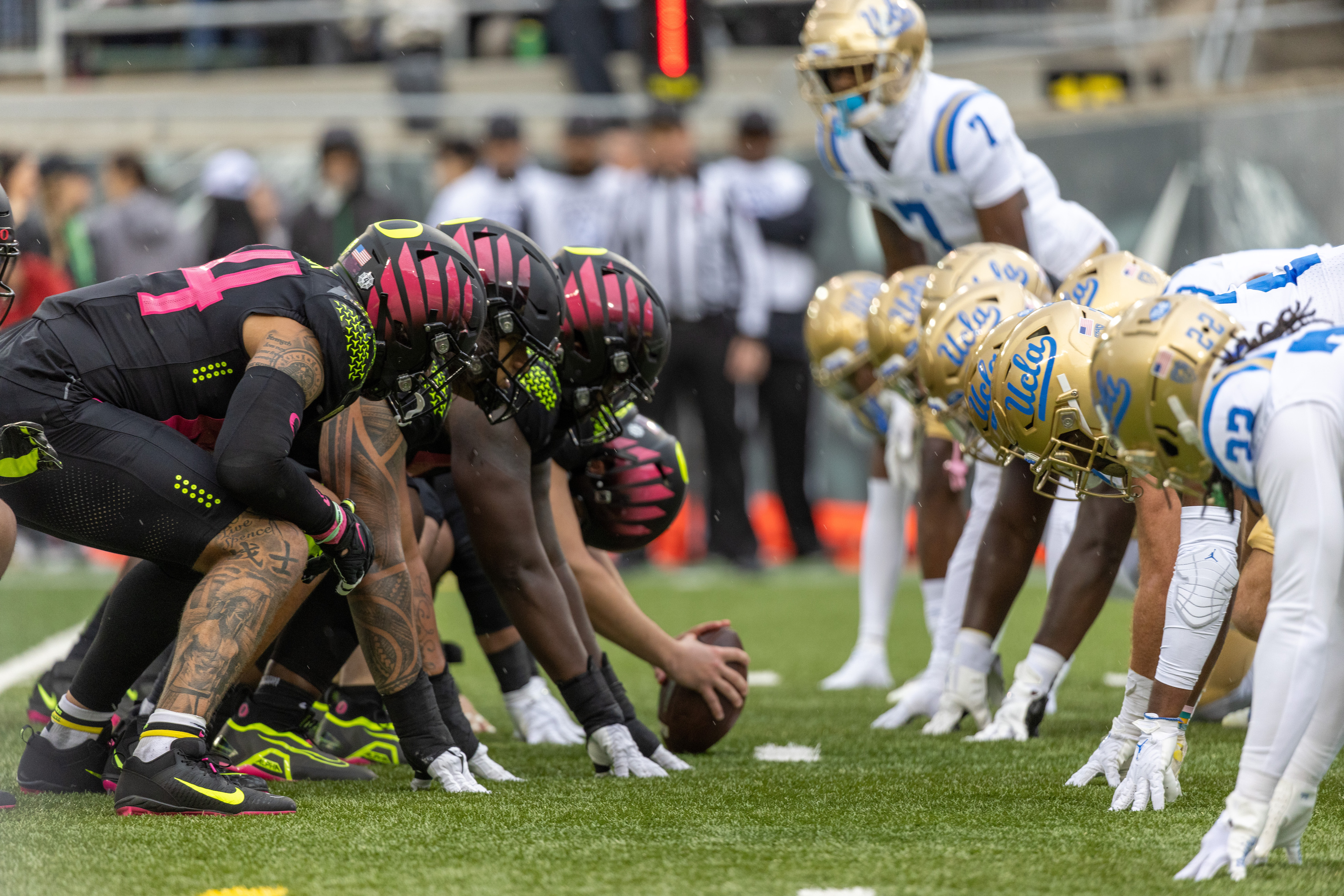 Bo Nix throws five touchdowns in No. 10 Oregon's win over No. 9 UCLA