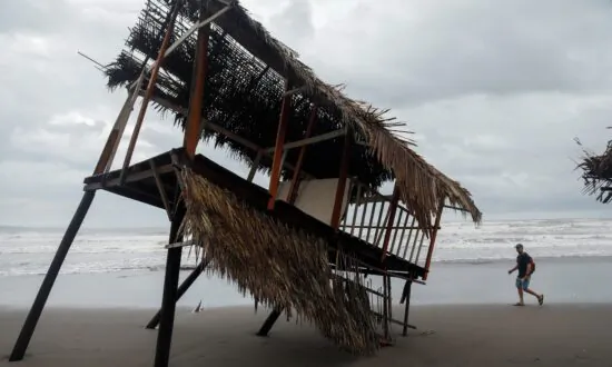 2 Dead in Mexico After Storm Roslyn Dumps Heavy Rains, Flooding