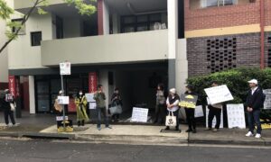 Australians Rally to Support Hong Kong Protester Beaten at Manchester Consulate