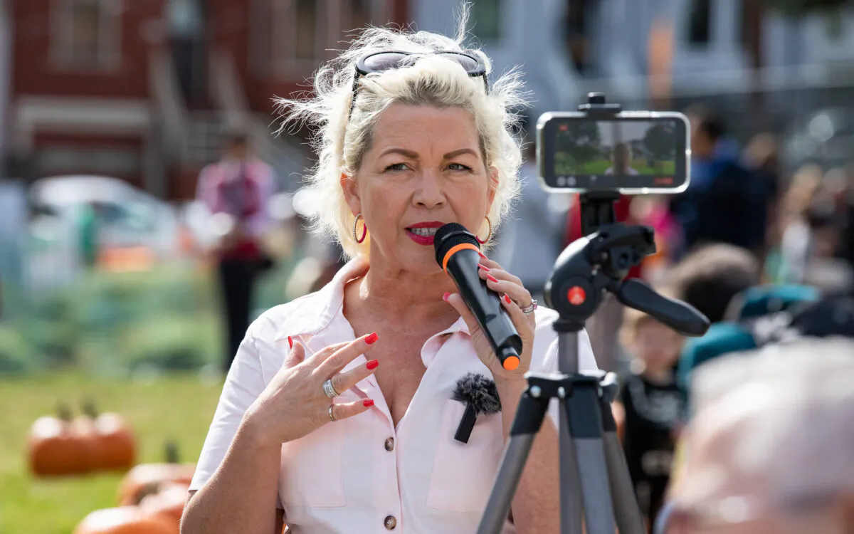 Kellie-Jay Keen protests against gender transitioning children in San Francisco, Calif., on Oct. 22, 2022. (John Fredricks/The Epoch Times)