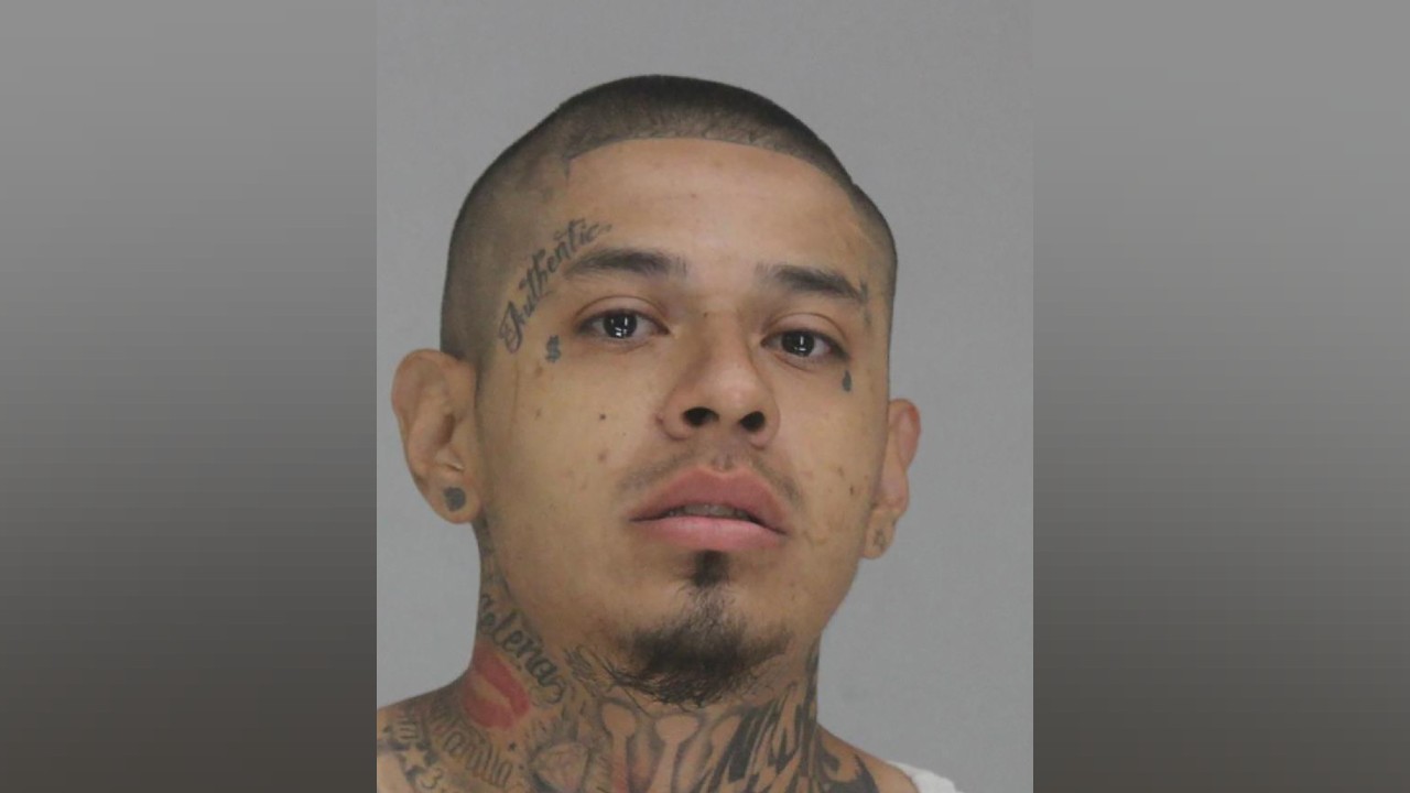 Texas Gov. Orders Investigation After 2 Parolees Accused of Murder While Wearing Ankle Monitors - Vimarsana News