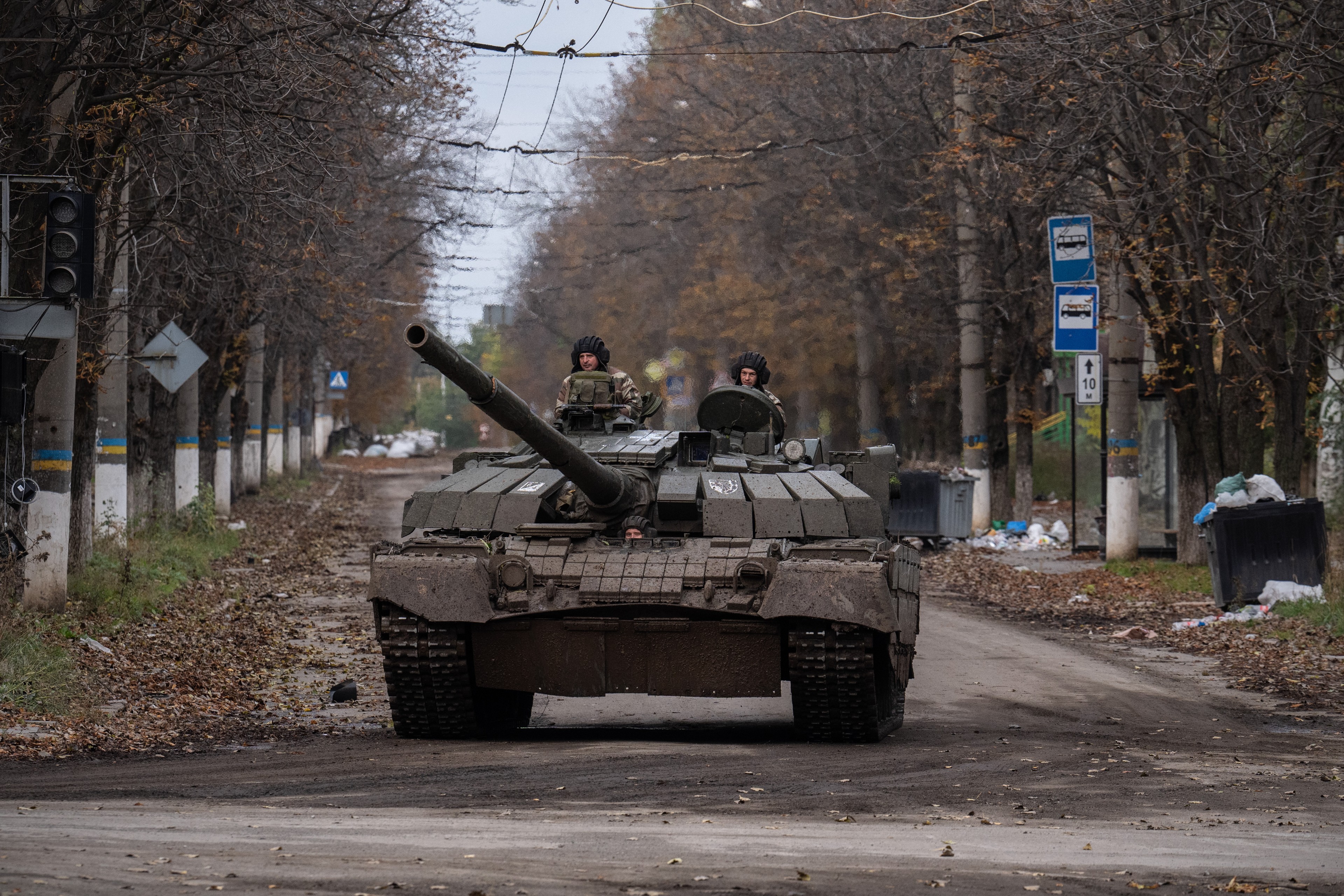 Kyiv Fortifies Eastern Front Amid Claims of Russian Breakthroughs in Donetsk Region - Vimarsana News
