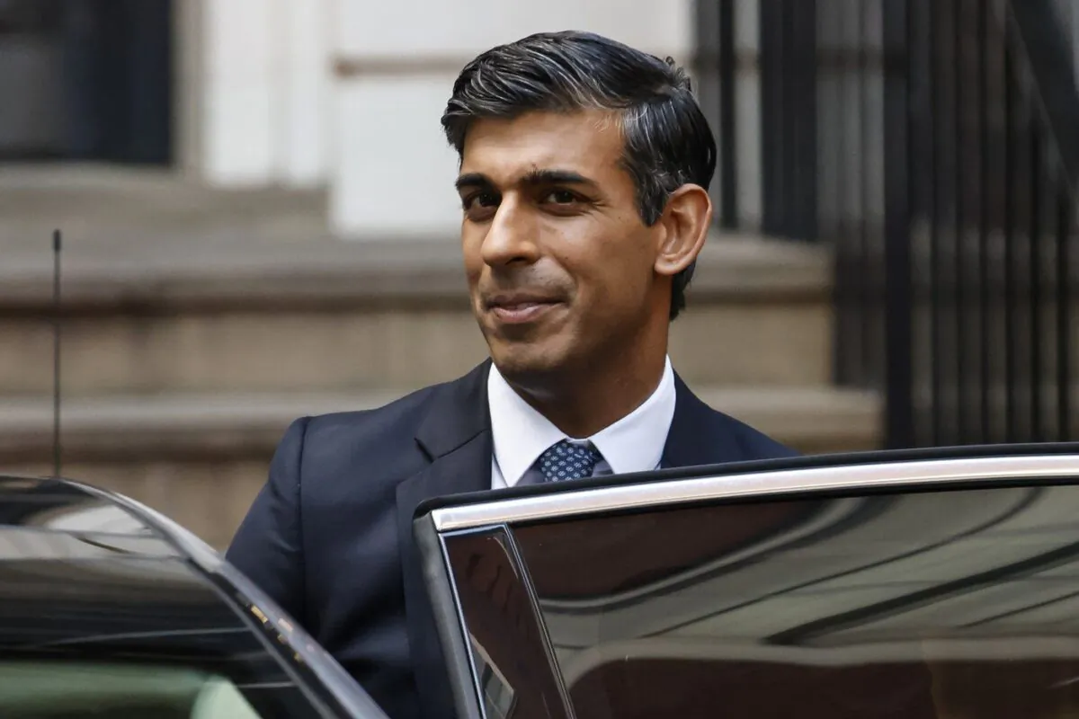 Rishi Sunak leaves the Conservative Campaign Headquarters in London, Oct. 24, 2022. (The Canadian Press/AP-David Cliff)