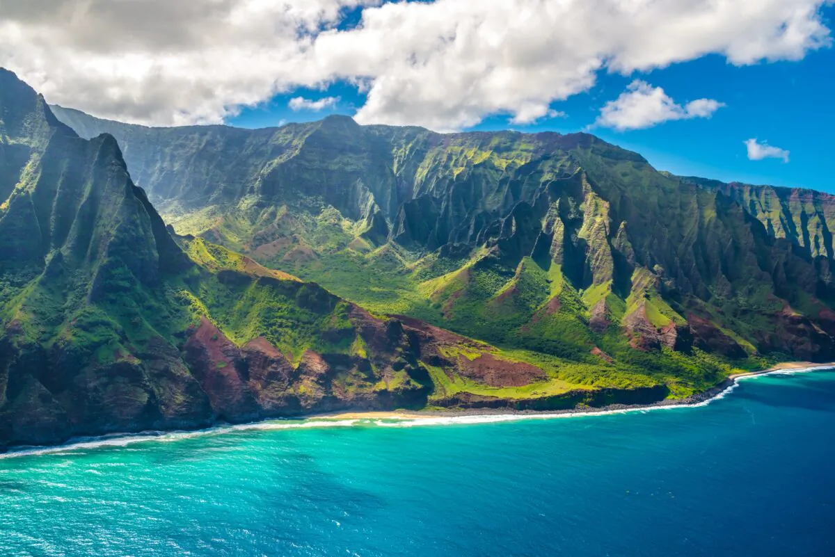 View of Na Pali Coast on the Hawaiian island of Kauai. (Courtesy of Dreamstime)
