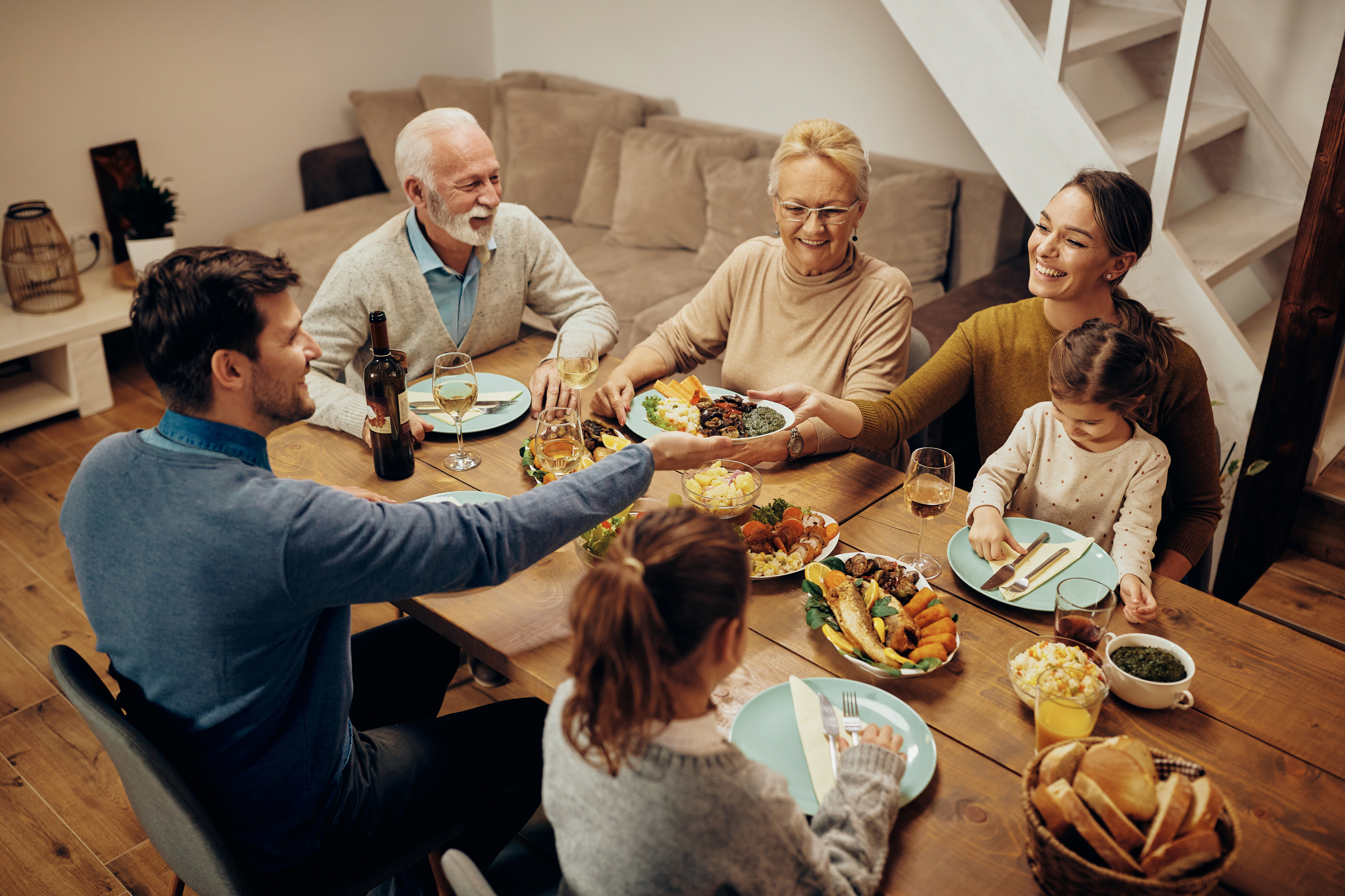 Family Meals Together Ease Stress, Survey Confirms - Vimarsana News