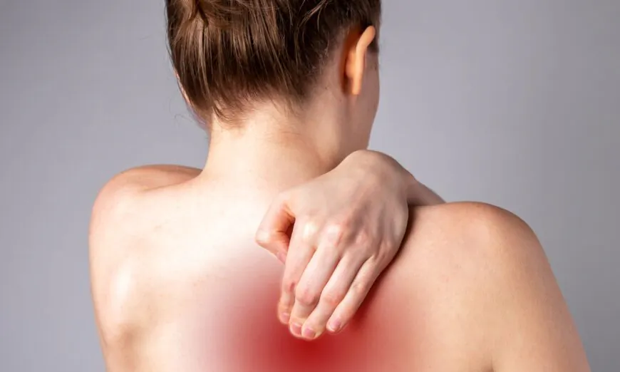 pinched-nerve-in-shoulder-blade-causes-symptoms-treatments-and