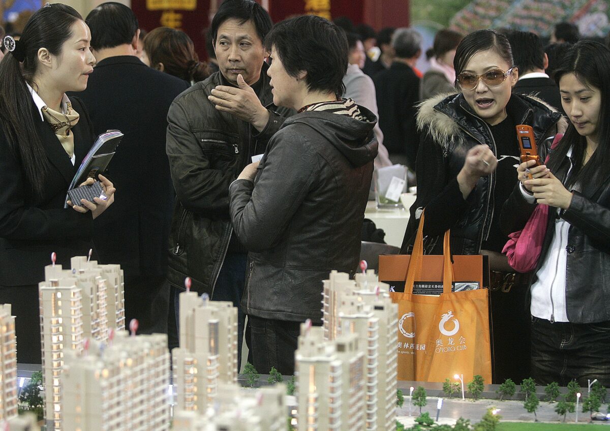 Multiple Chinese Cities Cut Mortgage Rates to Spur Buyers Amid Economic Downturns - Vimarsana News