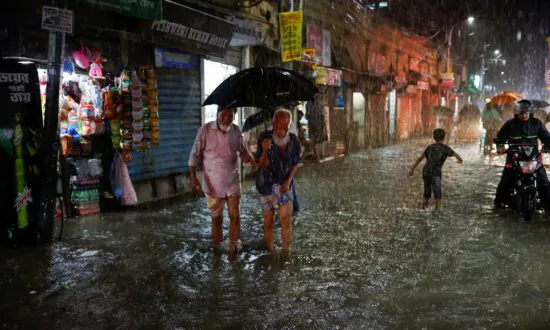 Bangladesh Orders Mass Evacuation as Cyclonic Storm Makes Landfall