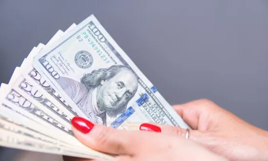 Family Finances: The Strong Dollar’s Pros and Cons