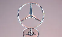 Mercedes-Benz Lifts Profit Forecast as Luxury Cars Boom
