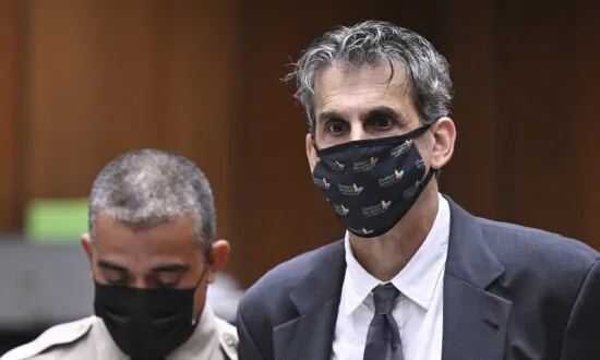 ‘Scrubs’ Producer Eric Weinberg Pleads Not Guilty to Assault