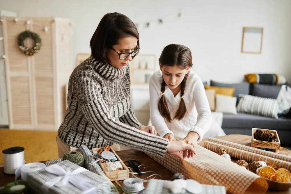 It's advisable to start your Christmas shopping list now, rather than scramble at the last minute. (AnnaStills/Shutterstock)
