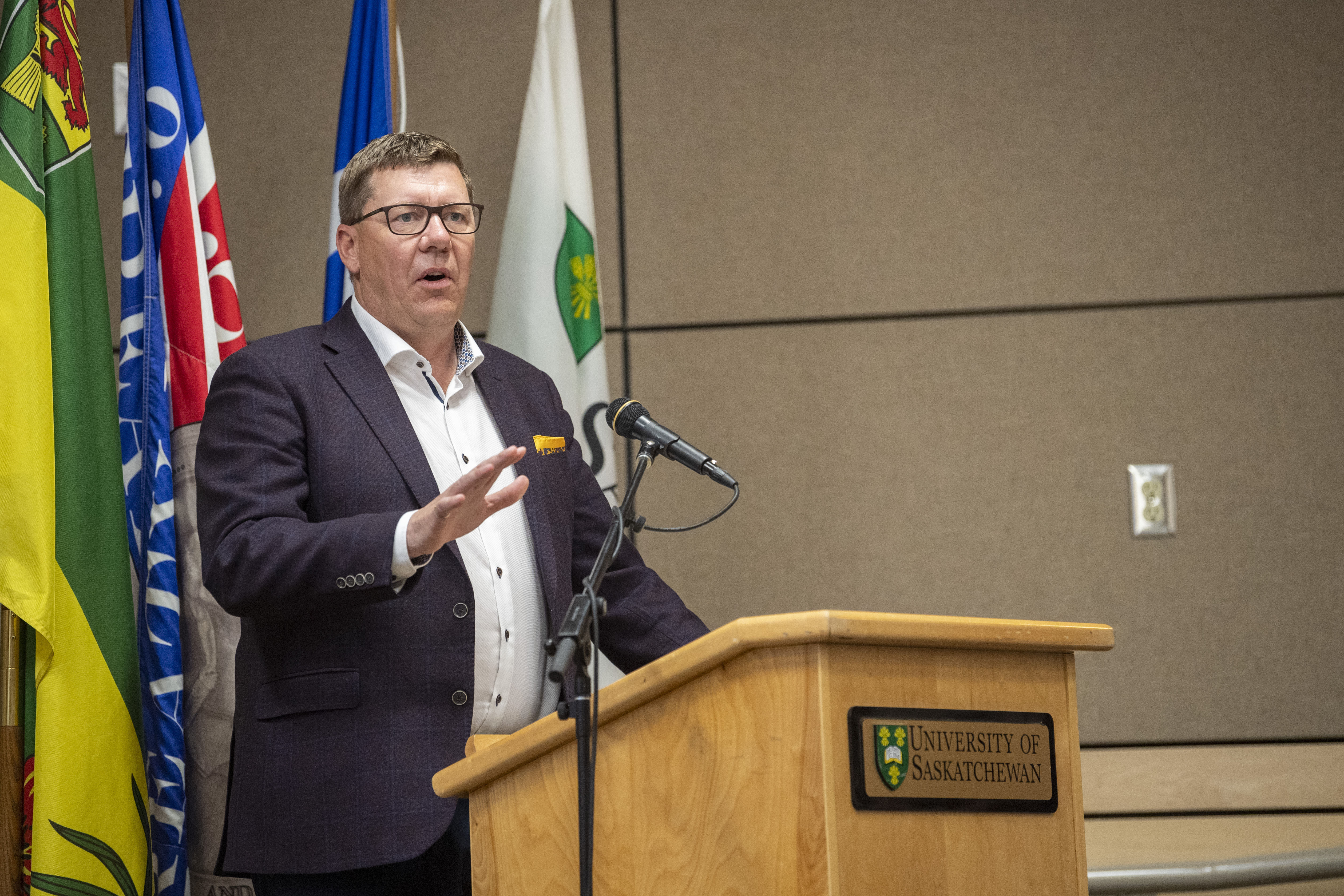 Alberta, Saskatchewan Object to Federal Minister's Comments About Rescinding Natural Resources Agreements With Prairie Provinces - Vimarsana News