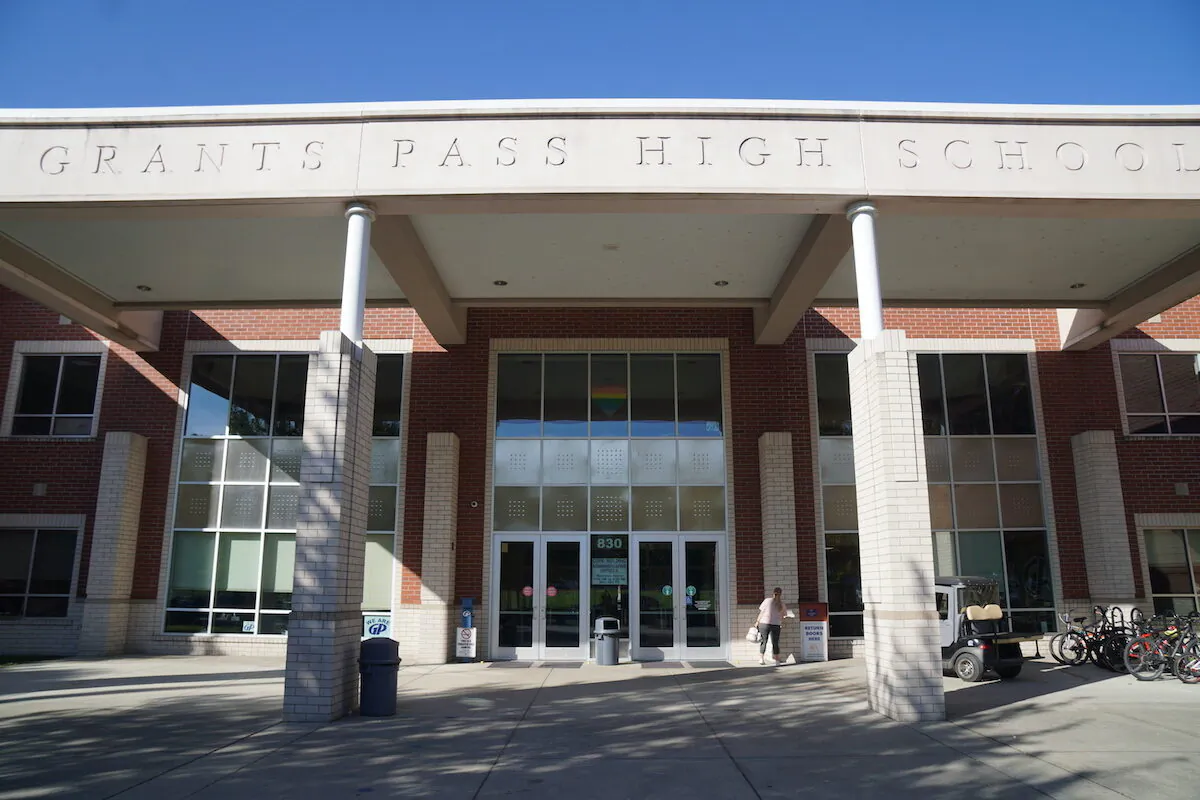 Grants Pass High School in Oregon displays an LGBT pride heart over its main office entrance on Oct. 18, 2022. (Jackson Elliott/The Epoch Times)
