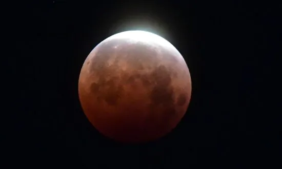 Scientists Looking to Scatter Moon Dust Around Earth to Combat ‘Climate Change’