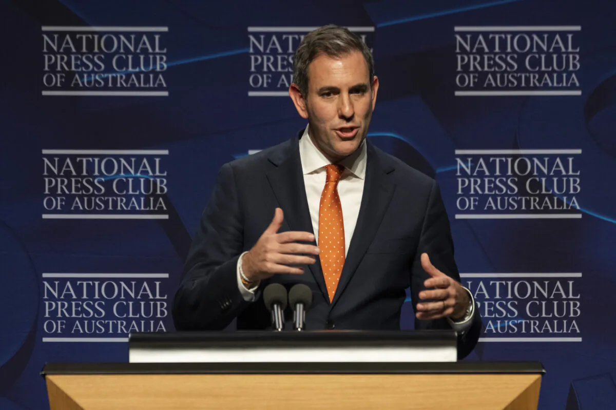 Australian Treasurer Jim Chalmers delivers his budget address in Canberra, Australia, on Oct. 25, 2022. (Martin Ollman/Getty Images)
