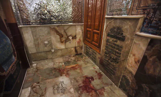 Gunmen Attack Major Shiite Mosque in Iran, Killing 15