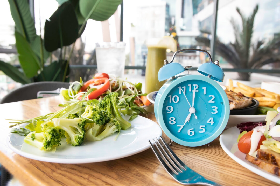 Eating too quickly may be causing your body more harm than good. Nok Lek/Shutterstock