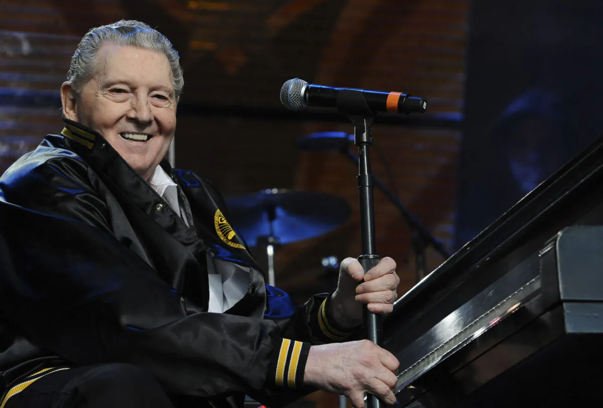 Jerry Lee Lewis performs during Farm Aid in Mansfield, Mass., on Sept. 20, 2008. (Lisa Poole/AP Photo)