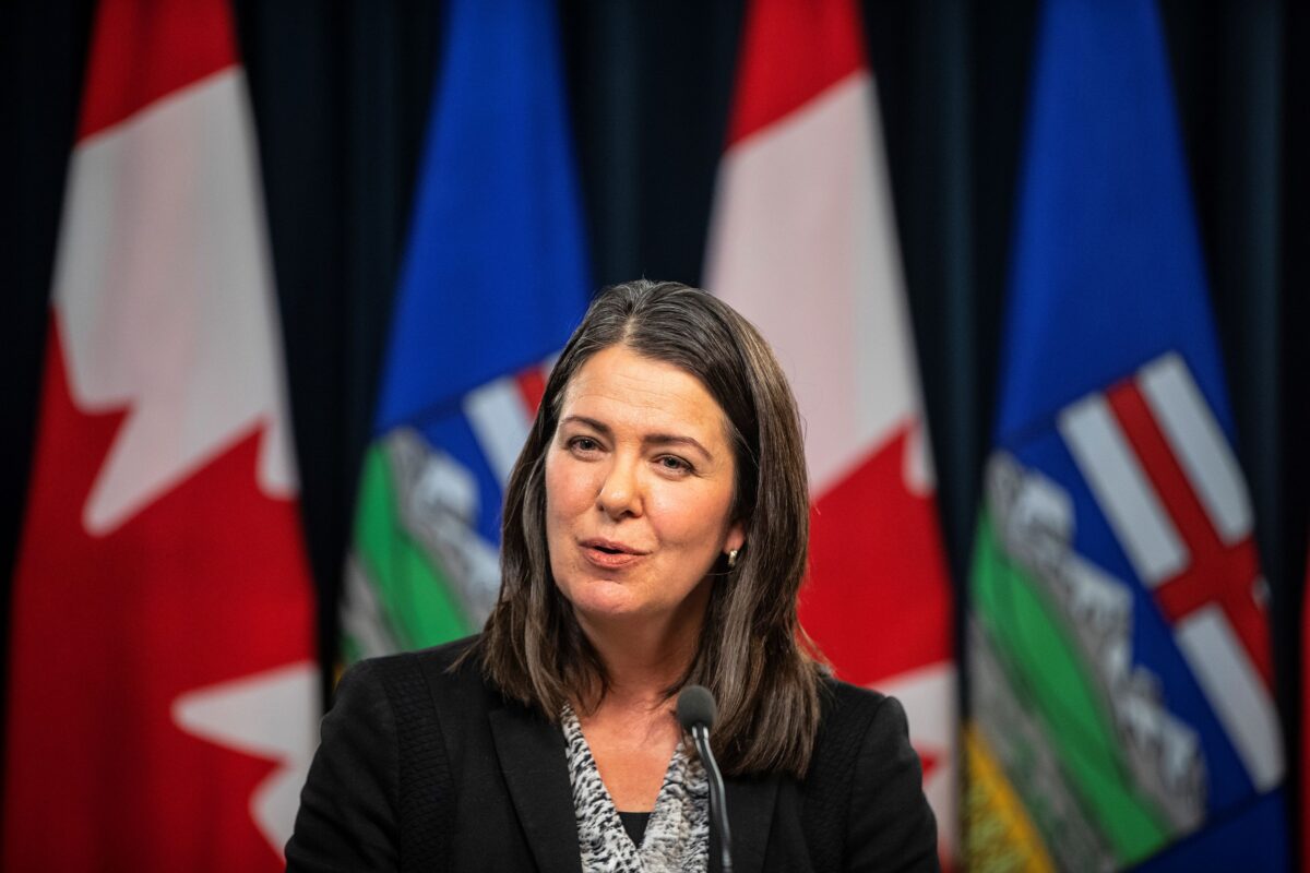 Alberta Premier Danielle Smith Calls on Prairie Provinces to Unite