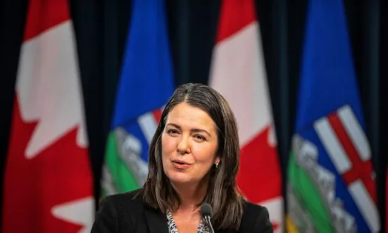 Alberta Premier Danielle Smith Calls on Prairie Provinces to Unite